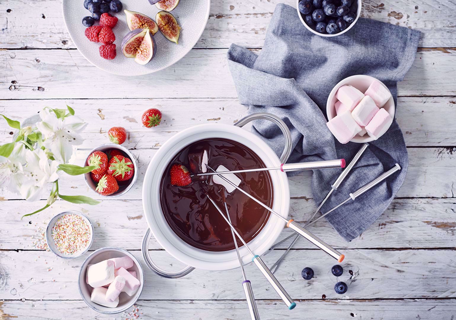 It's the Perfect Season for a Fondue Party—Here's How Plan the Perfect One